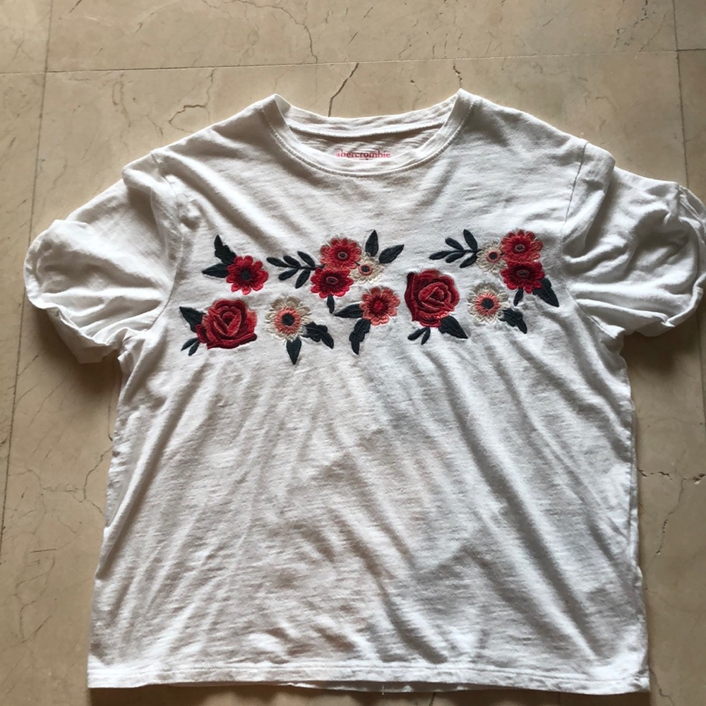 White flower print top